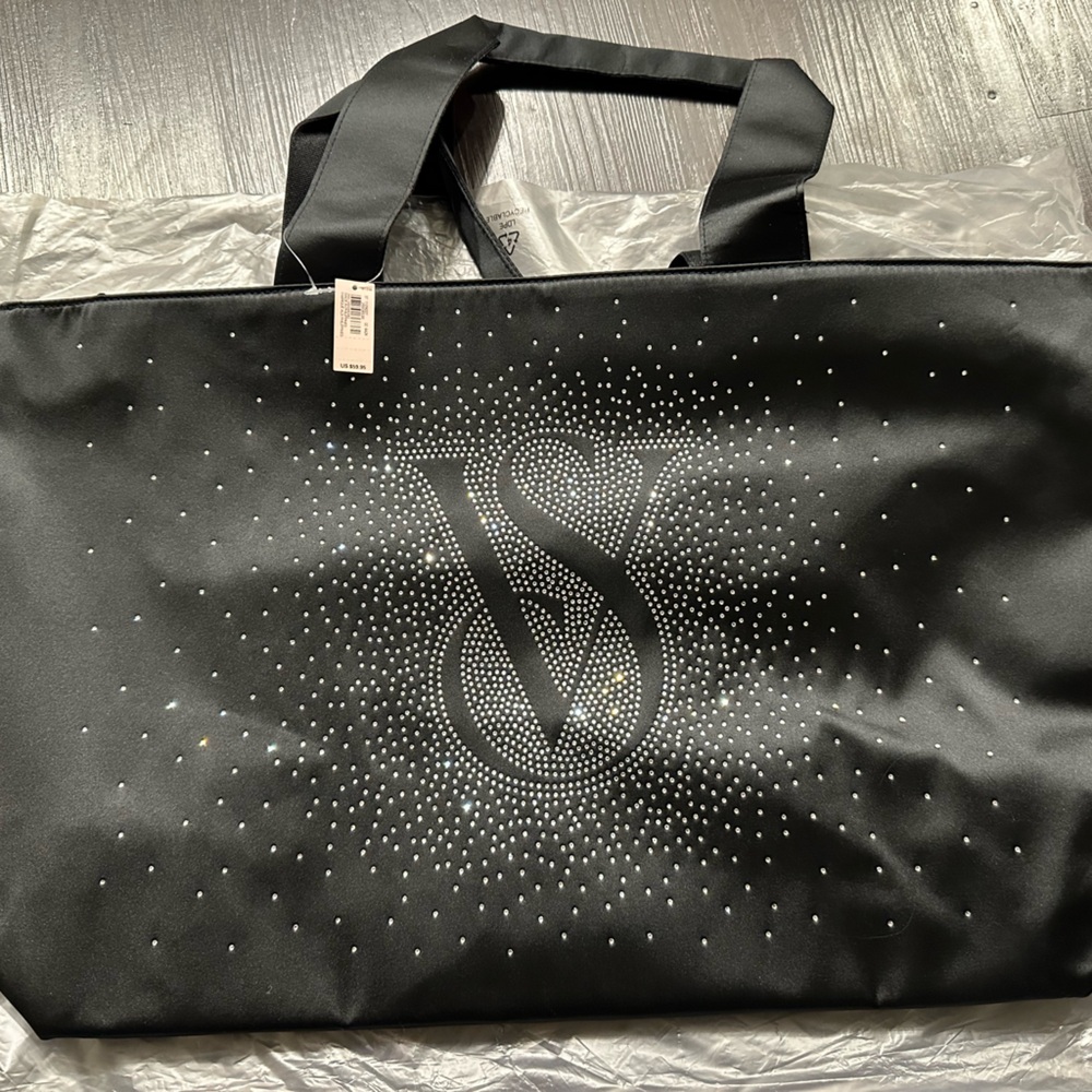 NWT Black Victoria’s Secret duffle